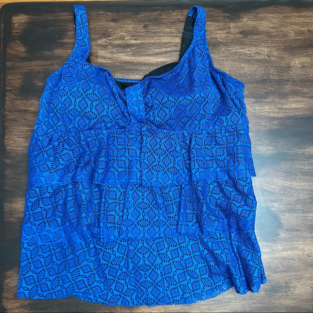 Catherine’s crochet blue tankini size 28W